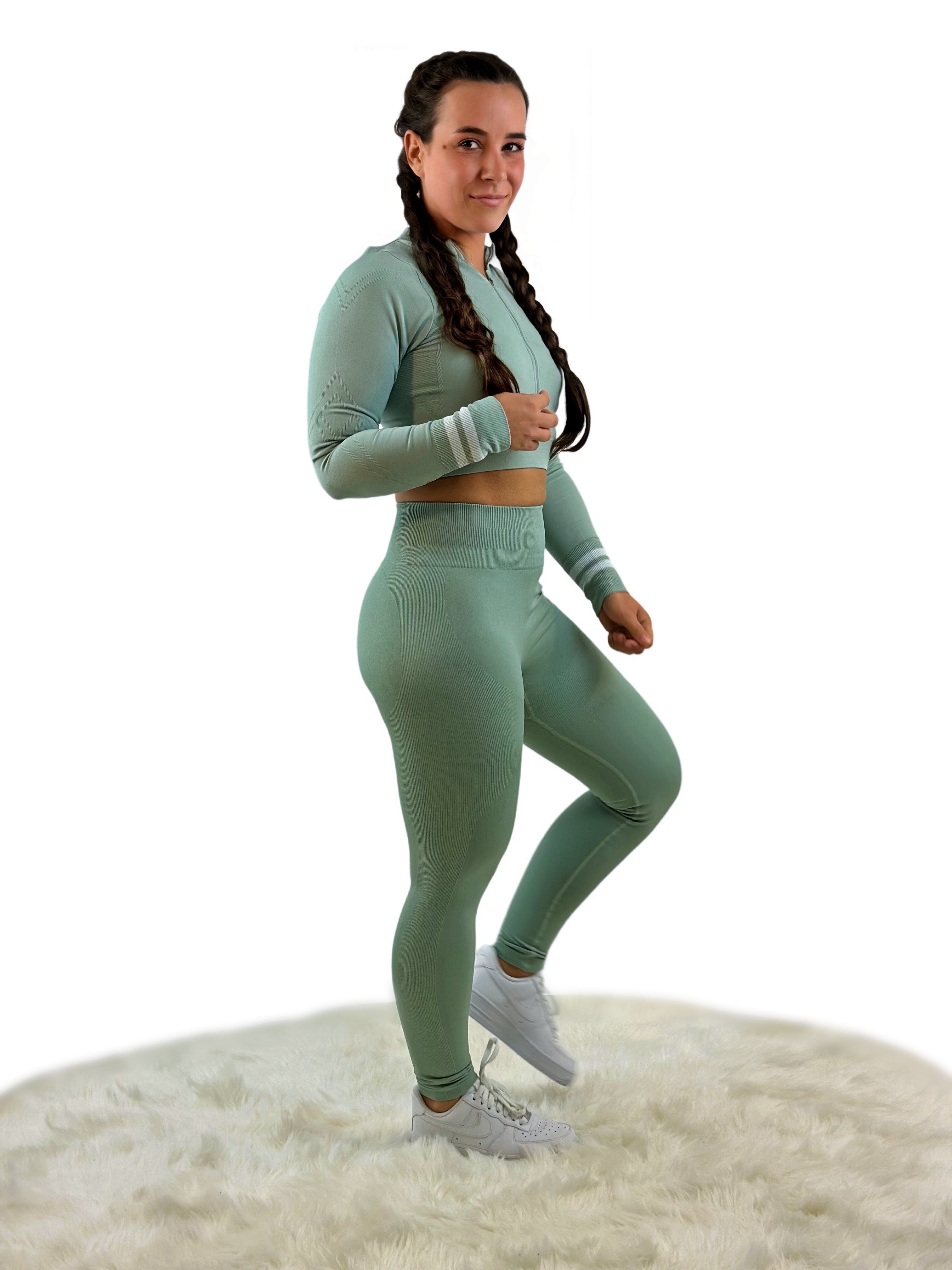 Smash Stripe Seamless Activewear Top – Light Green | Sculpting Breathable for Studio, Street &amp; Beyond