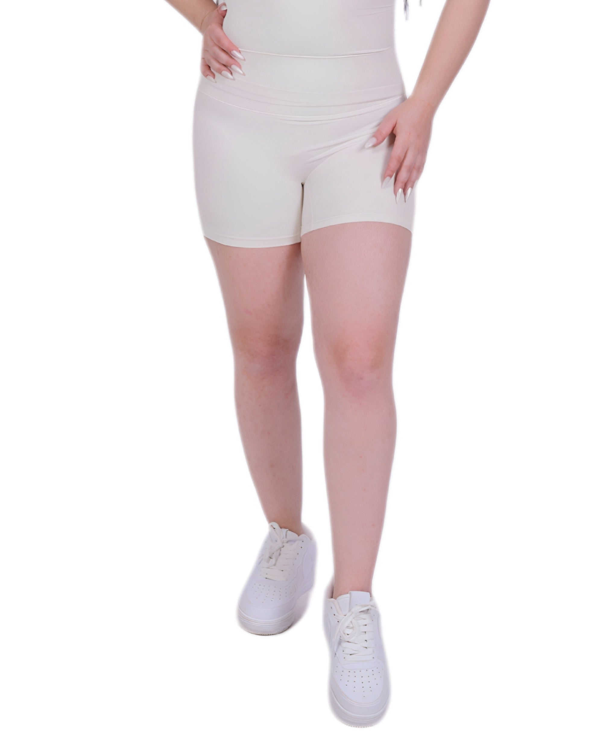 Second Skin™ Shorts Ivory – Bewegungsfreiheit & Komfort