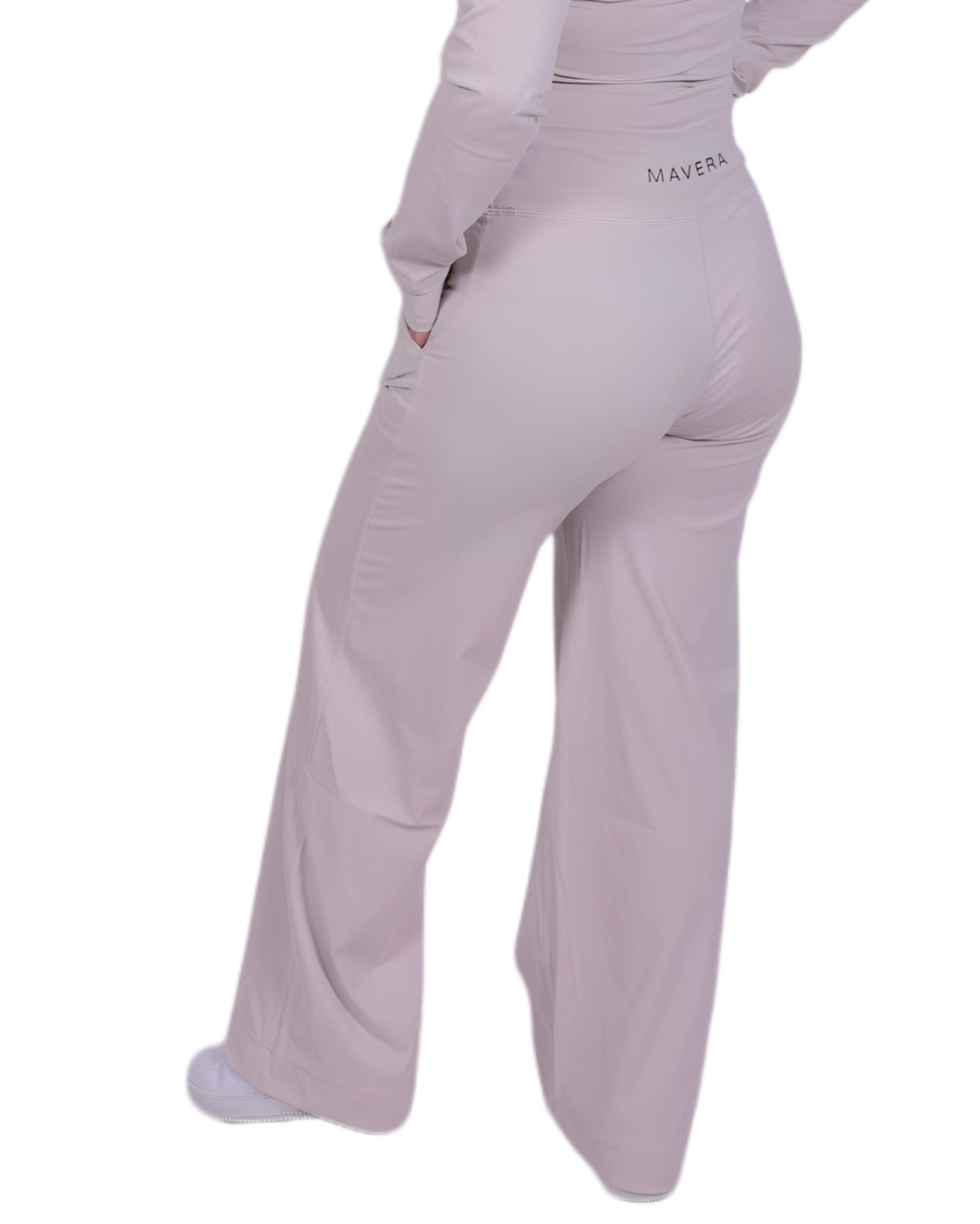 Flow Soul Activewear Pants – Beige | Breathable, Sustainable & Luxe Fit for Yoga & Athleisure