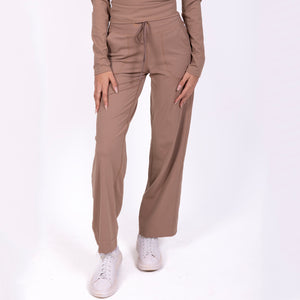 Flow Soul Activewear Top & Pants – Brown | Seamless, Sustainable & Sculpting Comfort for Yoga & Fitness