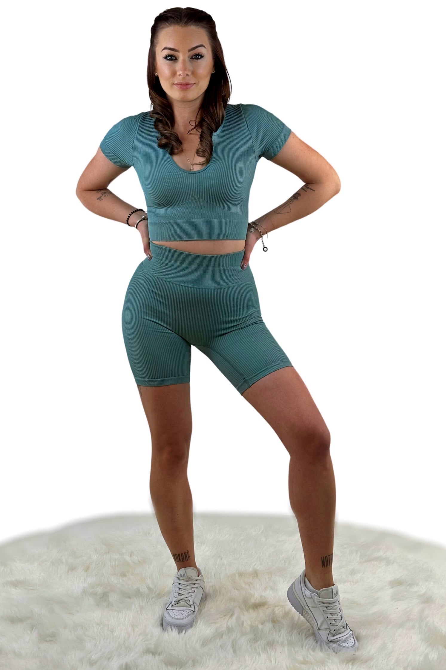 Stamina Short - Blue Gray - “Nahtlos & formend – für starke, bewusste Bewegungen.”