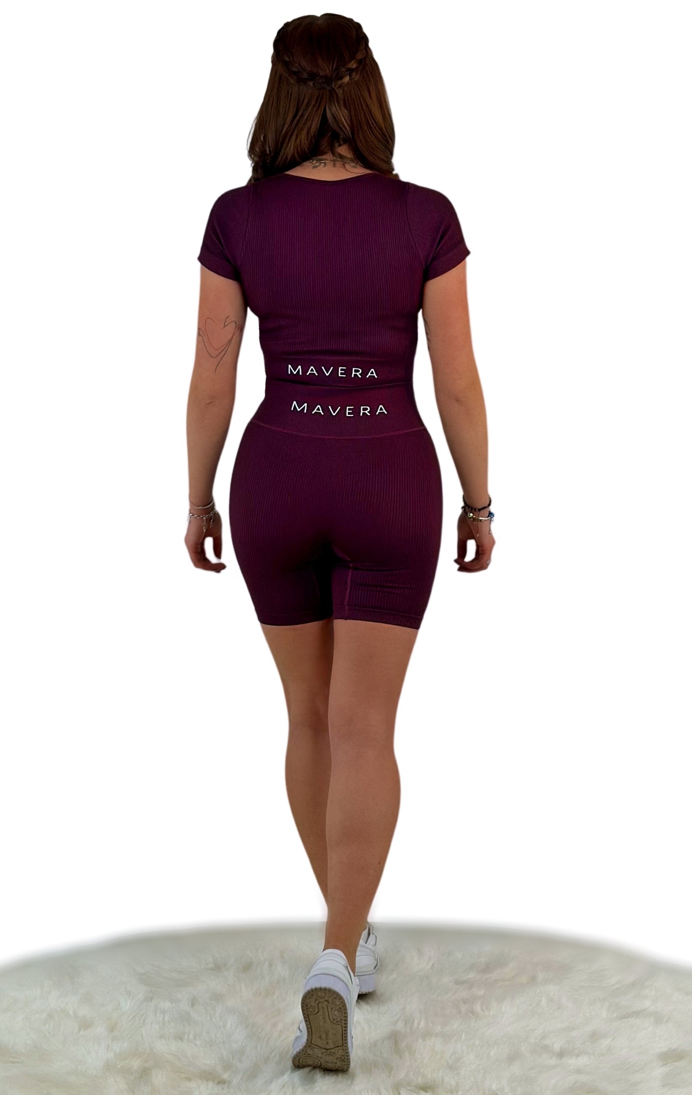 Stamina Short – Purple Red - “Nahtlos & formend – für starke, bewusste Bewegungen.”