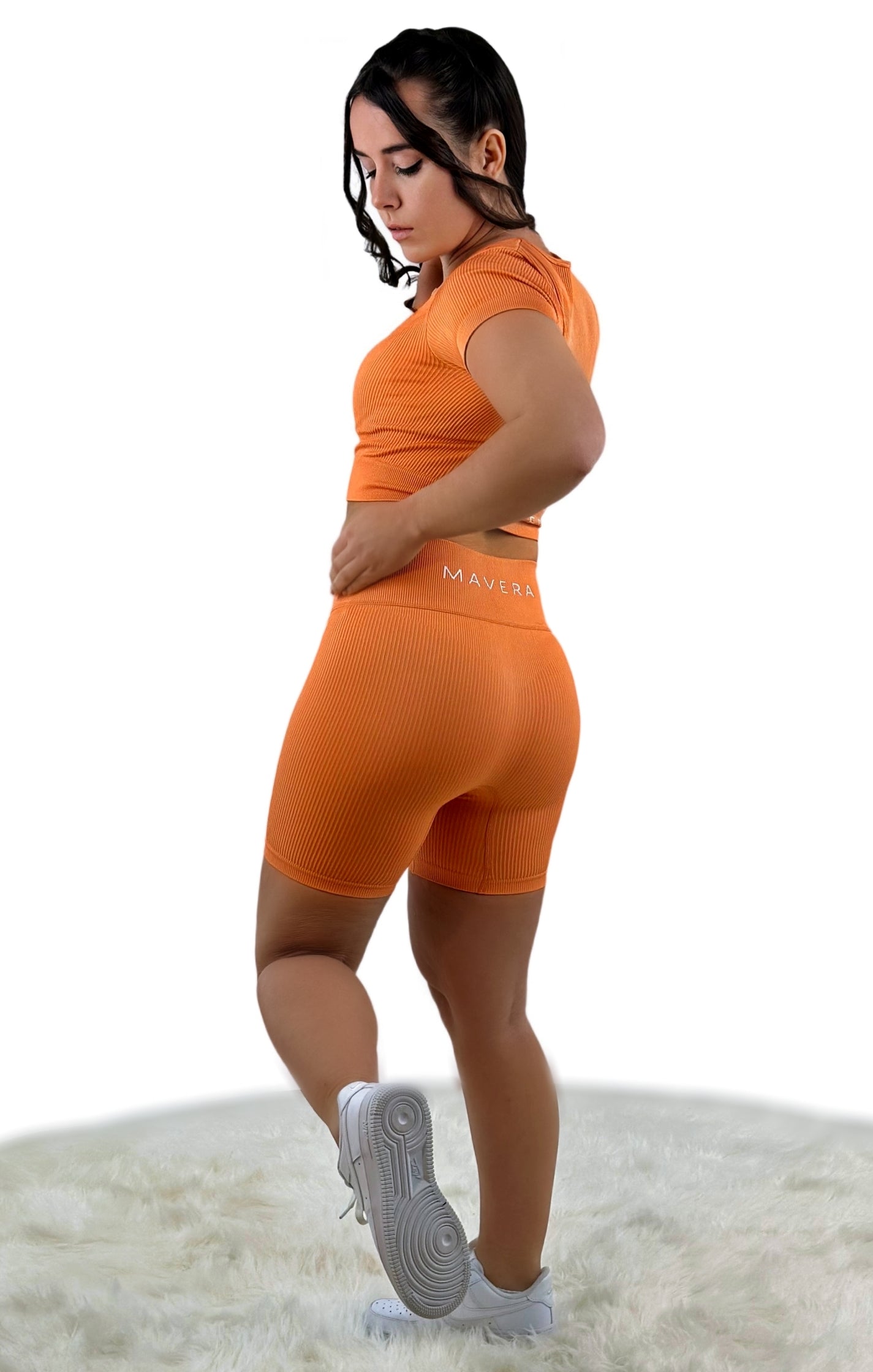 Stamina Short - Orange - “Nahtlos & formend – für starke, bewusste Bewegungen.”